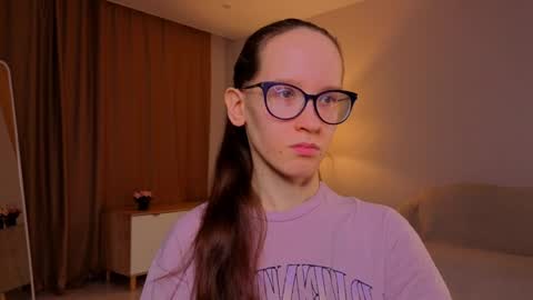 Sara online show from March 31, 4:18 pm