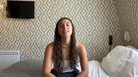  LYNN  online show from April 24, 7:44 am