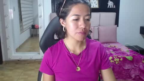 lynn_turner_ online show from February 7, 8:12 pm