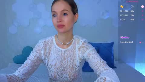 Snapshot of lynna_sparks chatting on April 26, 2:09 am Lana online show from April 26, 2:09 am
