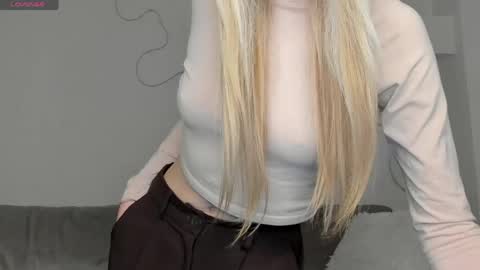 lynnadream_ online show from May 27, 1:46 am