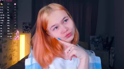 Cozy Lynns room online show from February 5, 9:25 am