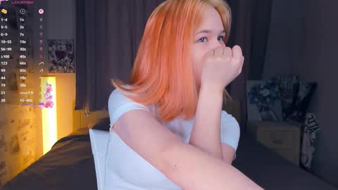 Cozy Lynns room online show from February 7, 8:51 am