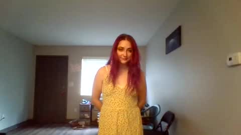 Lynn  online show from June 19, 3:49 pm