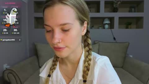 Lynn online show from November 12, 3:23 pm