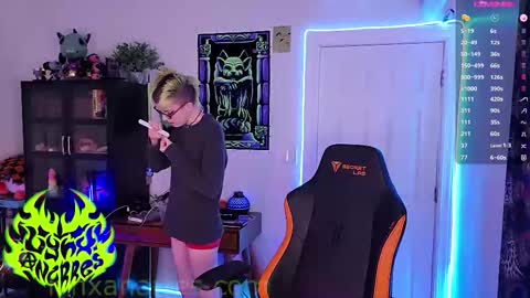 Snapshot of lynxanarres chatting on November 5, 4:56 am Lynx Anarres online show from November 5, 4:56 am