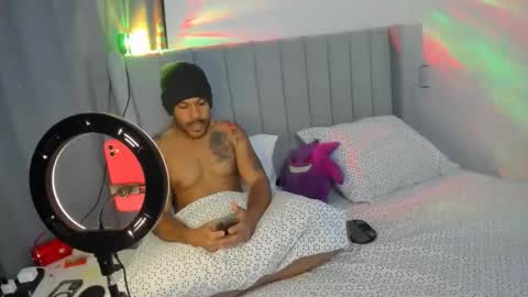 Snapshot of lyon_dark chatting on October 6, 8:39 pm Lyon Dark online show from October 6, 8:39 pm