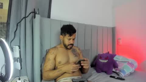 Snapshot of lyon_dark chatting on December 14, 2:50 am Lyon Dark online show from December 14, 2:50 am