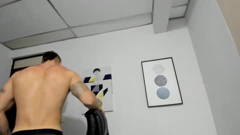 Lyonel online show from March 7, 6:33 pm