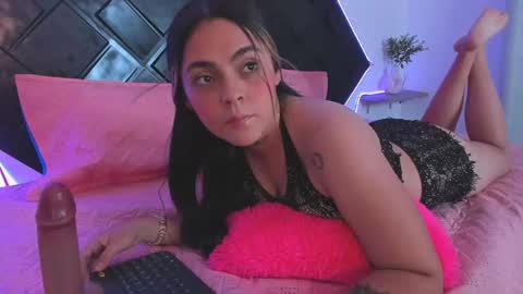 Lyra  online show from March 23, 7:40 pm