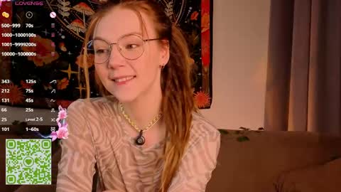Snapshot of lyra_thenymph chatting on May 1, 12:15 am Lyra online show from May 1, 12:15 am