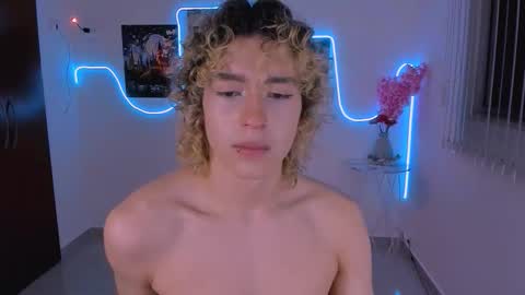 Lyric online show from January 8, 1:52 am