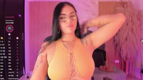    VIVIANA    online show from October 21, 3:40 am