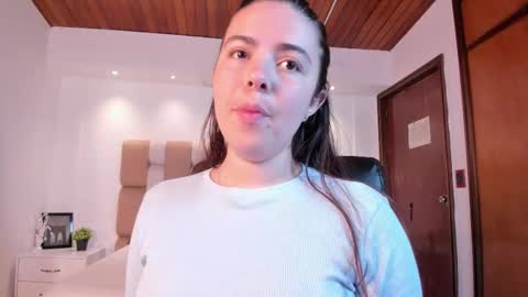 Snapshot of lyssa_muller chatting on October 11, 2:04 pm Lyssa Everyday From 0700 to 1630 Col Time online show from October 11, 2:04 pm