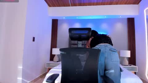 Snapshot of lyssa_muller chatting on October 24, 12:56 pm Lyssa Everyday From 0700 to 1630 Col Time online show from October 24, 12:56 pm