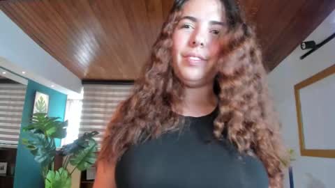 Snapshot of lyssa_muller chatting on December 5, 1:52 pm Lyssa Everyday From 0700 to 1630 Col Time online show from December 5, 1:52 pm