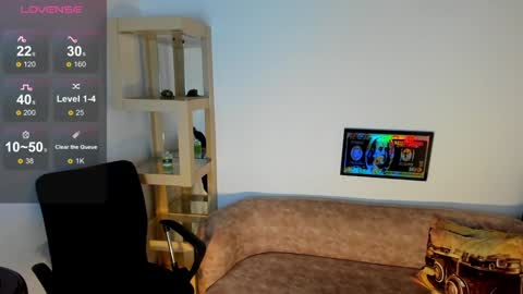 Snapshot of m1lk_choc chatting on January 27, 2:13 pm Mila online show from January 27, 2:13 pm