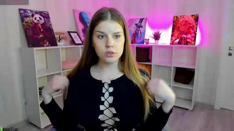 Amber online show from February 18, 8:10 am