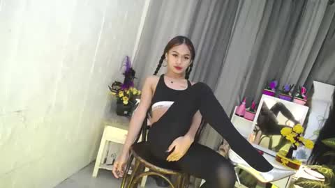 Snapshot of m1sspinay_yassie chatting on July 7, 5:17 pm Cutie Yassie online show from July 7, 5:17 pm