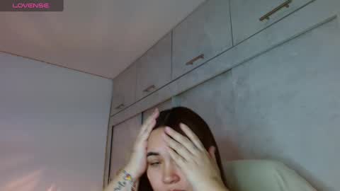 Snapshot of m33li chatting on February 6, 12:00 am Meli online show from February 6, 12:00 am