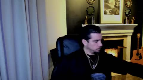 Snapshot of m4ck764561 chatting on February 25, 11:11 pm m4ck online show from February 25, 11:11 pm