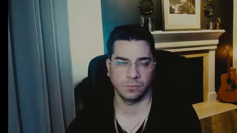 Snapshot of m4ck764561 chatting on September 16, 9:43 am m4ck online show from September 16, 9:43 am