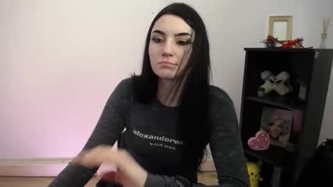 m_i_k_i_ online show from February 16, 12:23 pm