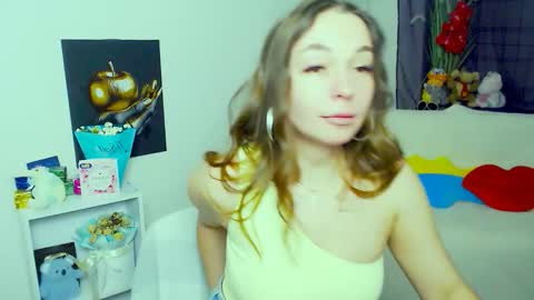 Vikki online show from March 28, 1:00 pm