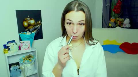 Vikki online show from March 29, 11:21 am