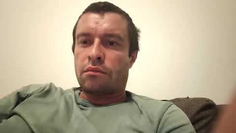 Snapshot of ma747047 chatting on May 21, 9:33 pm ma747047 online show from May 21, 9:33 pm