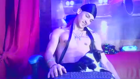 Snapshot of maaster420 chatting on December 21, 9:55 am itgram pezlo josue online show from December 21, 9:55 am