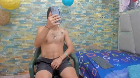 Snapshot of maaster420 chatting on January 11, 1:01 pm itgram pezlo josue online show from January 11, 1:01 pm