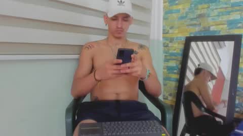 Snapshot of maaster420 chatting on February 21, 6:37 pm itgram pezlo josue online show from February 21, 6:37 pm