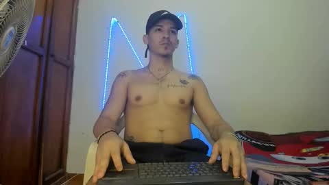 Snapshot of maaster420 chatting on October 13, 7:47 pm itgram pezlo josue online show from October 13, 7:47 pm