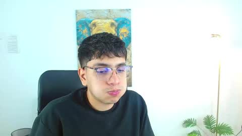 Max online show from March 25, 1:50 pm