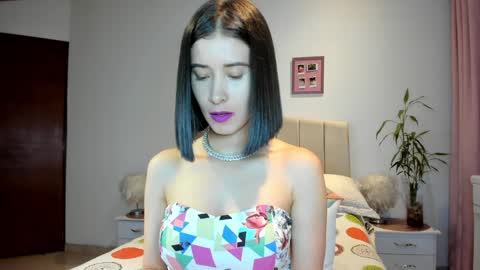 Snapshot of macarena_vallejo_ chatting on December 4, 1:47 am Macarena online show from December 4, 1:47 am