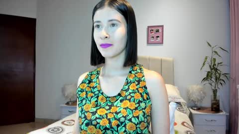 Snapshot of macarena_vallejo_ chatting on December 18, 2:53 am Macarena online show from December 18, 2:53 am