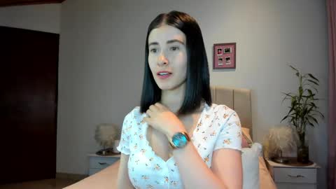 Snapshot of macarena_vallejo_ chatting on February 25, 1:52 am Macarena online show from February 25, 1:52 am