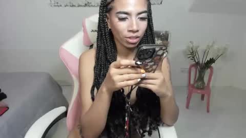 Snapshot of macdelice chatting on February 22, 9:01 am Mac Delice online show from February 22, 9:01 am