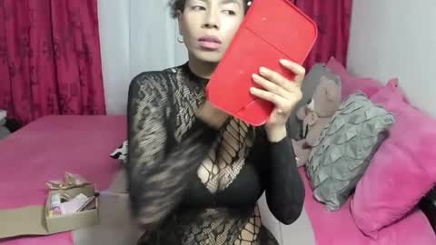 Snapshot of macdelice chatting on September 22, 11:40 pm Mac Delice online show from September 22, 11:40 pm