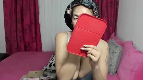 Snapshot of macdelice chatting on November 7, 12:16 pm Mac Delice online show from November 7, 12:16 pm