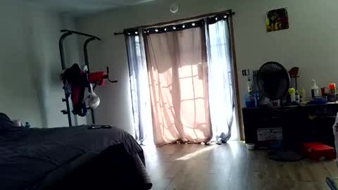 Mace Shwanger online show from April 18, 4:00 pm