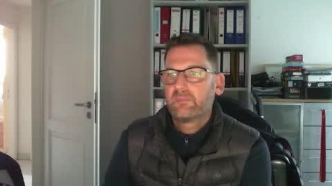 macfly67 online show from December 16, 1:22 pm