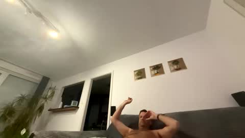 macfly67 online show from February 25, 5:19 am