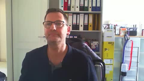 macfly67 online show from April 17, 1:36 pm