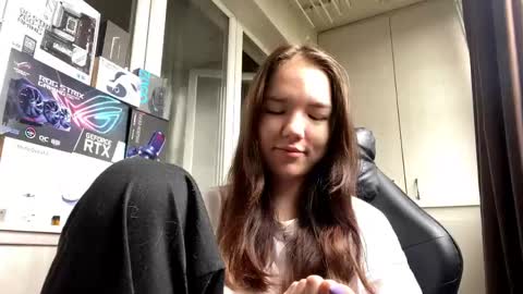 Mila online show from May 10, 5:01 am