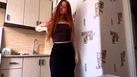 Snapshot of machelleunderdahl chatting on June 22, 3:25 am Nicole online show from June 22, 3:25 am
