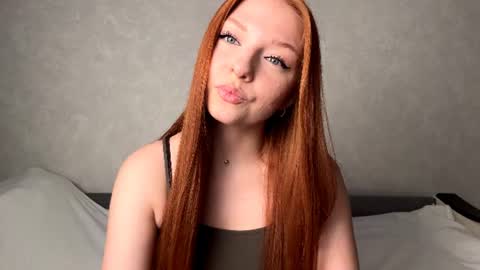 Snapshot of machelleunderdahl chatting on August 2, 10:30 pm Nicole online show from August 2, 10:30 pm