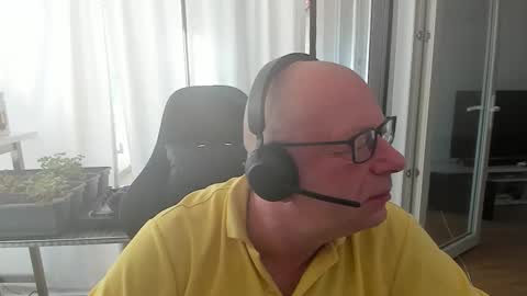 Andy online show from November 28, 8:50 am