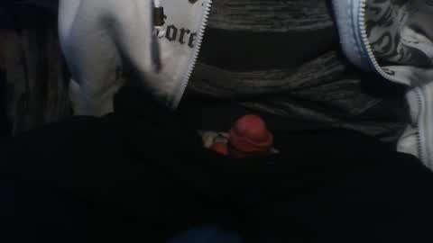 Snapshot of macho9385 chatting on November 30, 2:32 pm macho9385 online show from November 30, 2:32 pm